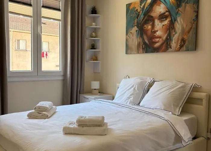 Elegant Terrace Port Of نيس